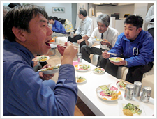ファミリー工房・システムキッチンでの軽食会2回目 ファミリー工房・システムキッチンでの軽食会2回目