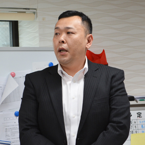 前期は工事部として100%の動きがとれませんでした。工務部の方に逆に助けていただく場面が少なからずありました。この件に関しては大変感謝しております。本日より工務部の増山さんが工事部へ異動となりました。彼の強みである水廻り工事の知識・経験を思う存分発揮してもらえれば、今期は安定した監理ができると期待しています。 前期は工事部として100%の動きがとれませんでした。工務部の方に逆に助けていただく場面が少なからずありました。この件に関しては大変感謝しております。本日より工務部の増山さんが工事部へ異動となりました。彼の強みである水廻り工事の知識・経験を思う存分発揮してもらえれば、今期は安定した監理ができると期待しています。