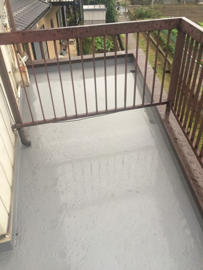 防水ってすごく大事です! 屋根やベランダの雨をしっかりシャットアウトしてくれる大切な役割を果たしています。 防水ってすごく大事です! 屋根やベランダの雨をしっかりシャットアウトしてくれる大切な役割を果たしています。