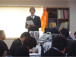 2012年12月1日 全体朝礼 2012年12月1日 全体朝礼