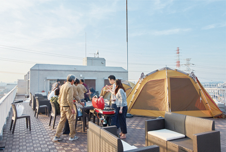 居住スペースより広いルーフバルコニー