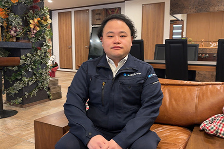 Staff　持田圭亮