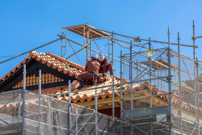 屋根工事の種類や費用相場について。業者を選ぶ際のポイントは？