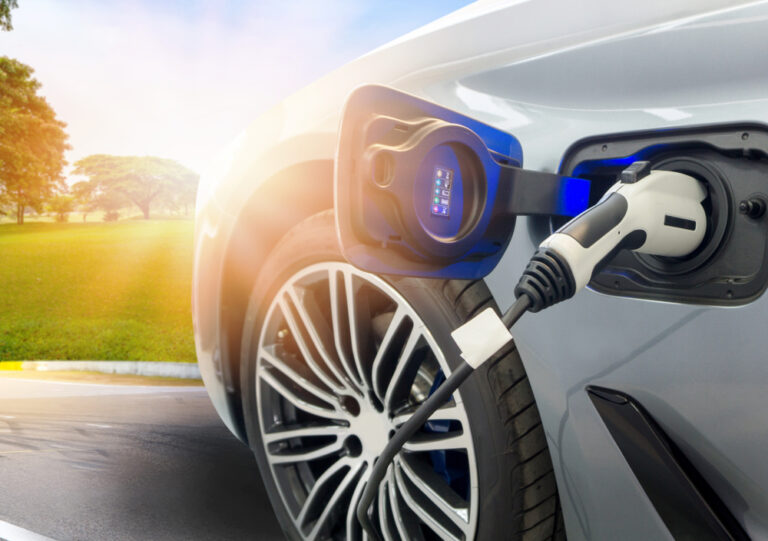ガソリン車VS電気自動車：自動車の未来を探る