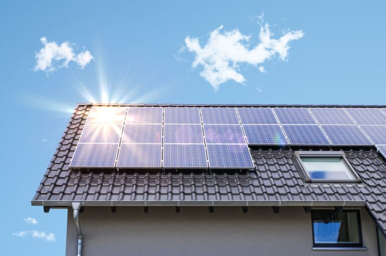 2024年の太陽光パネル設置の費用相場とは？