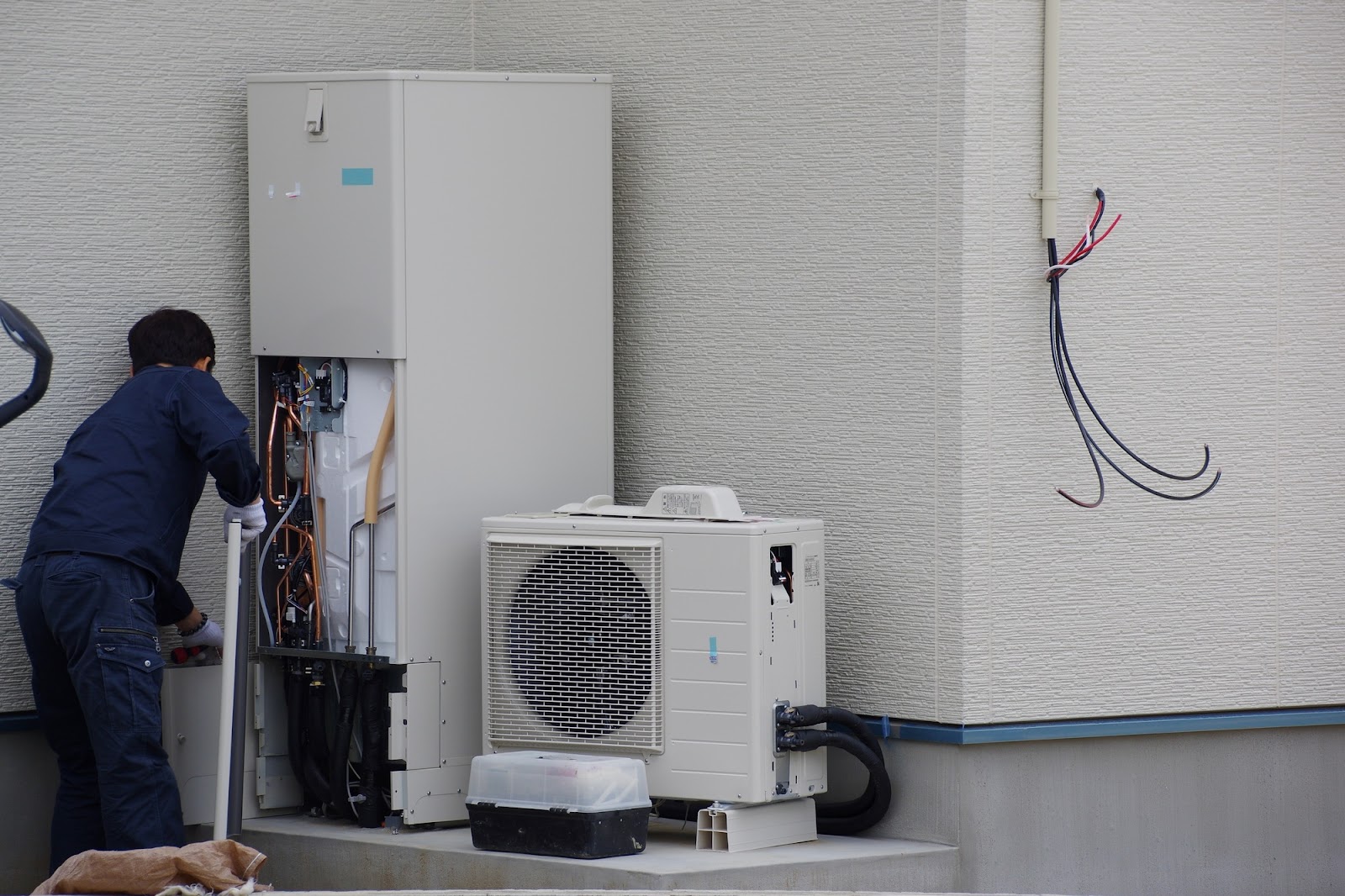 エコキュートのメンテナンス費用と頻度｜長く使うための点検ポイント