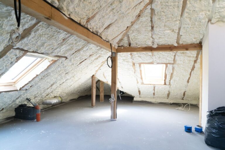 ZEHリフォームの屋根断熱工事を徹底解説｜天井断熱との違い・効果・費用までわかりやすく紹介（後半）