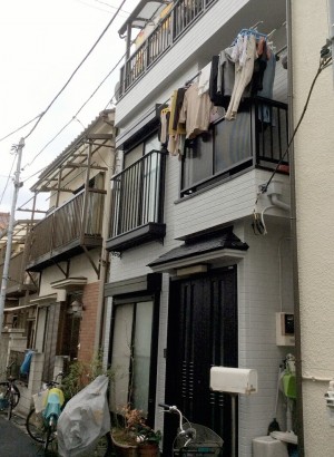 ファミリー工房は、シリコンセラの塗料で自社職人でのしっかりとした施工、毎年のアフターフォロー を行なう事での安心感を与え、さらに、シリコンの塗料で他社と同じ仕様で金額はご要望にそった金額でのご提案が出来ました。 ファミリー工房は、シリコンセラの塗料で自社職人でのしっかりとした施工、毎年のアフターフォロー を行なう事での安心感を与え、さらに、シリコンの塗料で他社と同じ仕様で金額はご要望にそった金額でのご提案が出来ました。