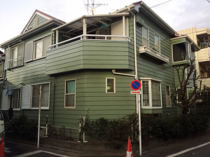 ファミリー工房では、HANAコレクション標準カラーだけではなく、149色のカラーサンプル(カラーハーモニーⅢ)を取り寄せ、お客様と一緒に全体イメージを決定していきました。 ファミリー工房では、HANAコレクション標準カラーだけではなく、149色のカラーサンプル(カラーハーモニーⅢ)を取り寄せ、お客様と一緒に全体イメージを決定していきました。