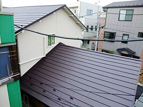 建物の負担を考え金属瓦を採用しました (2) f635a137d3ad545e71a31776296b3ff5